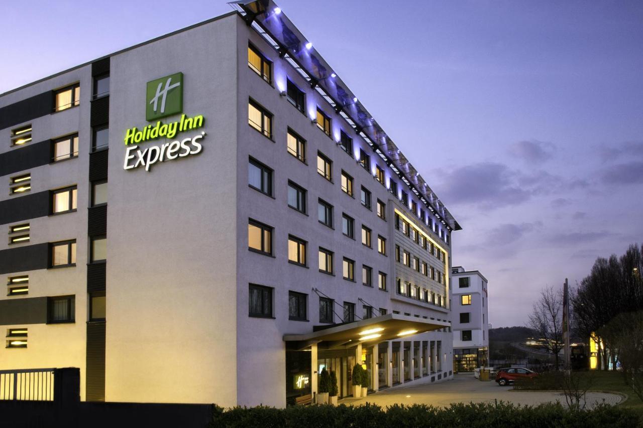 Holiday Inn Express Stuttgart Airport, An Ihg Hotel Leinfelden-Echterdingen Exteriör bild